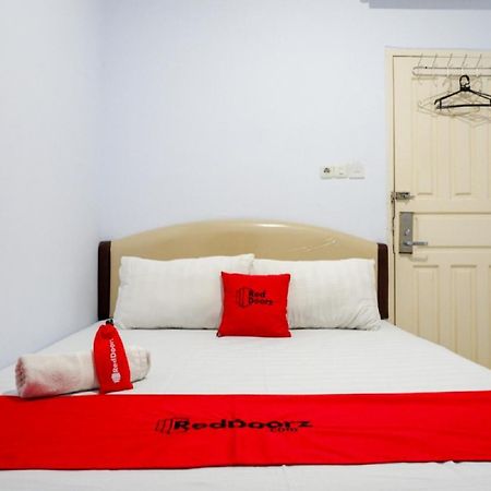 Reddoorz @ Hotel Bravo Pantai Kamali Bau Bau Baubau Экстерьер фото