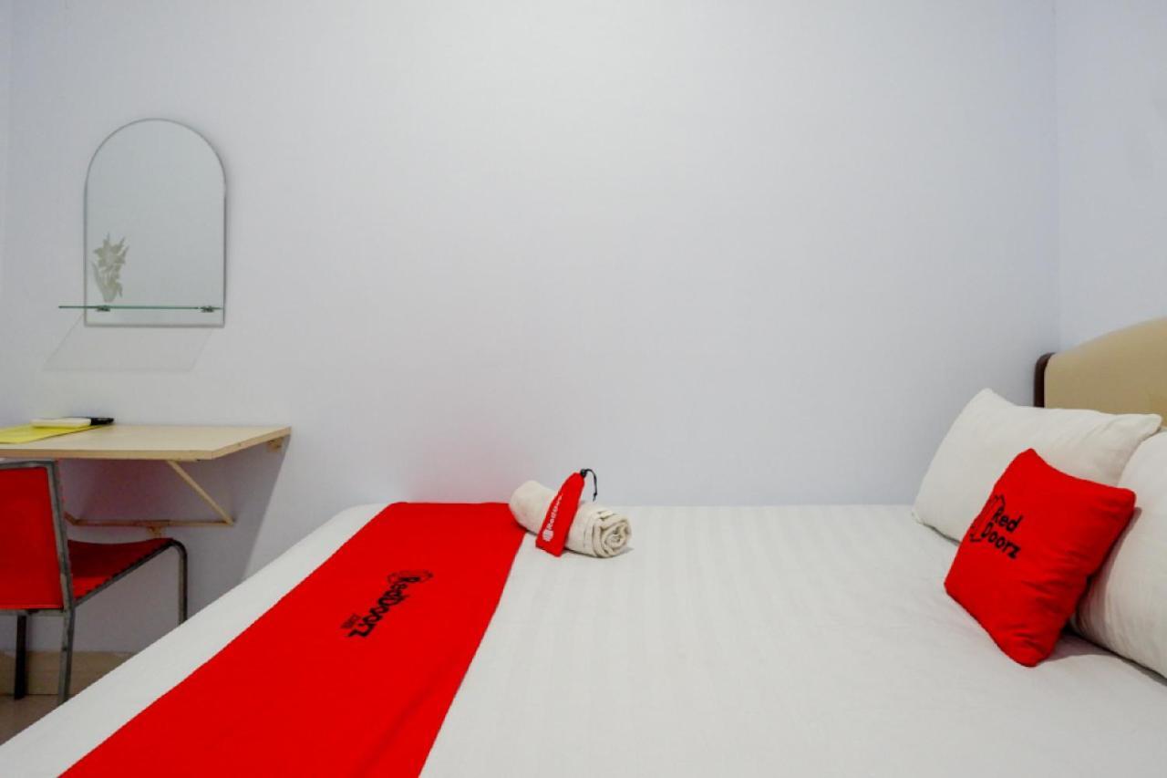 Reddoorz @ Hotel Bravo Pantai Kamali Bau Bau Baubau Экстерьер фото