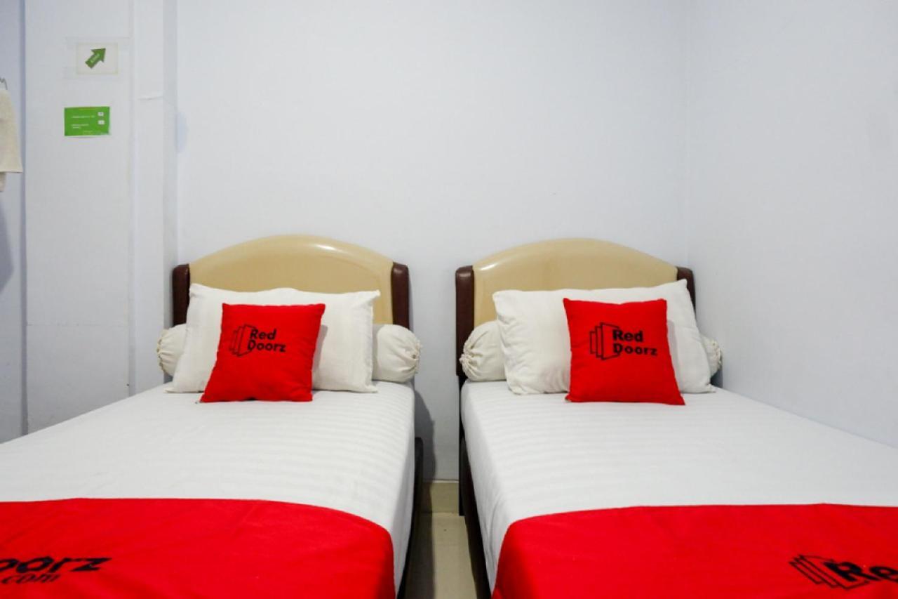 Reddoorz @ Hotel Bravo Pantai Kamali Bau Bau Baubau Экстерьер фото